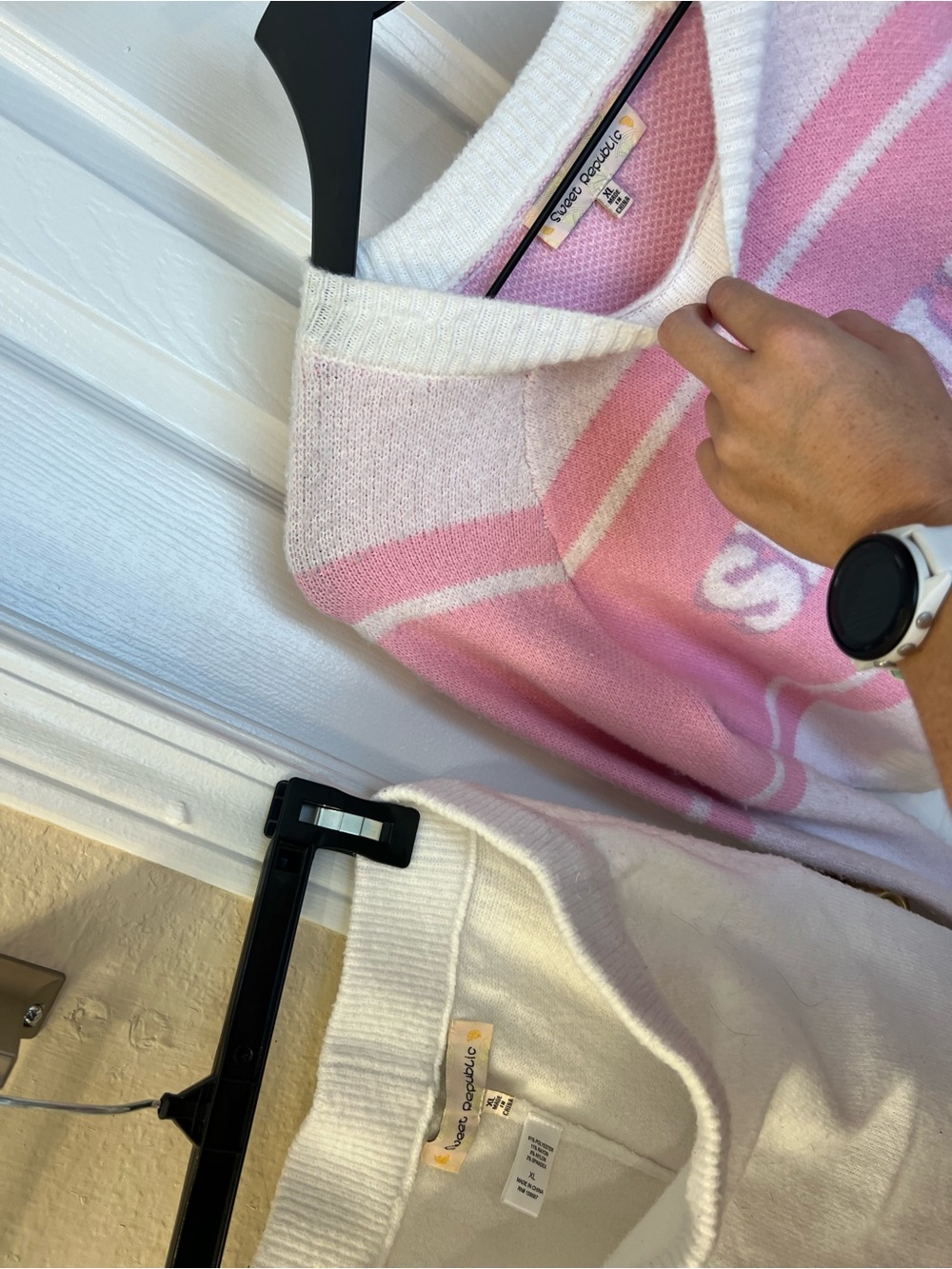 Ski Club Pink & White Women’s knit matching set - Picture 4 of 6
